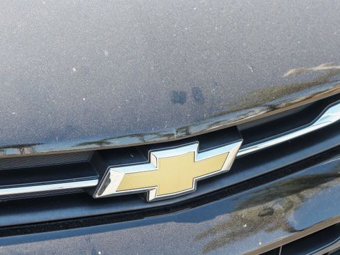 Used 2020 Chevrolet Trax LT w/ LT Convenience Package FWD image 4