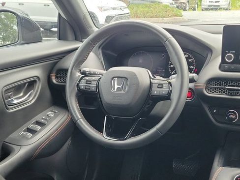 Used 2024 Honda HR-V Sport image 3