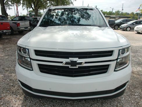 Used 2018 Chevrolet Tahoe LT w/ Luxury Package RWD image 2