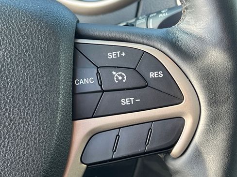 Used 2016 Jeep Cherokee Limited image 20