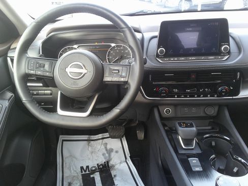 Used 2023 Nissan Rogue SV w/ SV Premium Package image 22