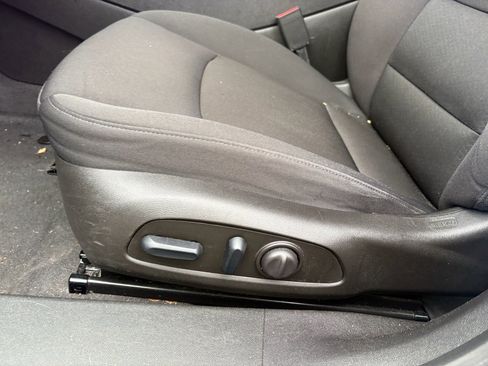 Used 2023 Chevrolet Malibu LT FWD image 13