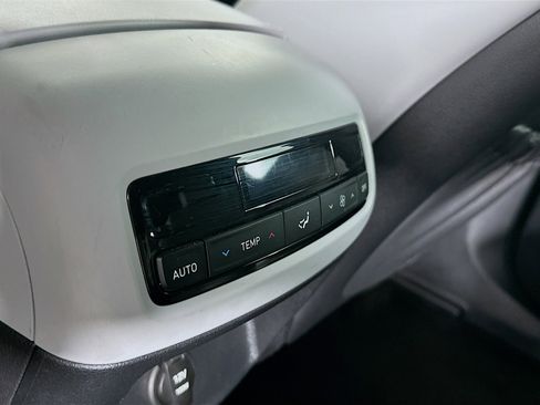 Used 2025 Hyundai Palisade SEL FWD image 28