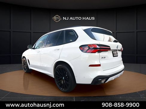 Used 2024 BMW X5 xDrive40i w/ M Sport Package AWD/4WD image 10