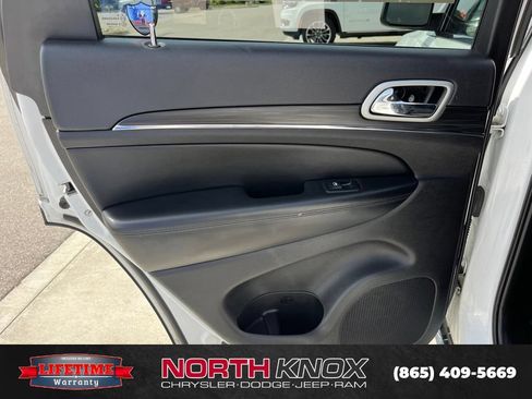 Used 2021 Jeep Grand Cherokee Limited w/ Luxury Group II RWD image 16