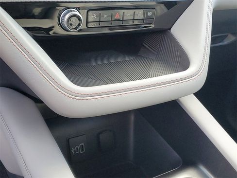 New 2026 Ford Explorer Active w/ Active Comfort Package image 17