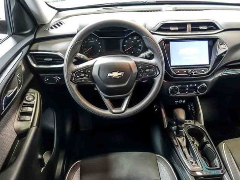 Certified 2021 Chevrolet TrailBlazer LT w/ Convenience Package FWD image 16