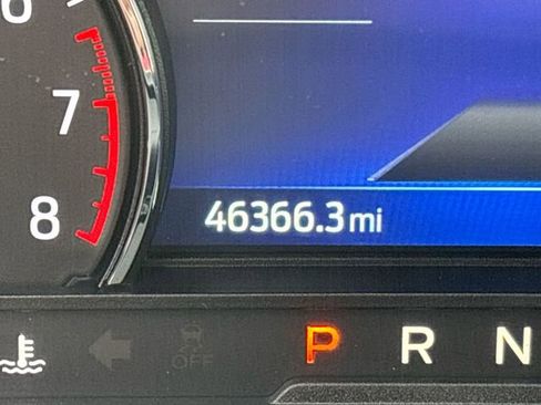 Used 2022 Ford Explorer XLT image 22