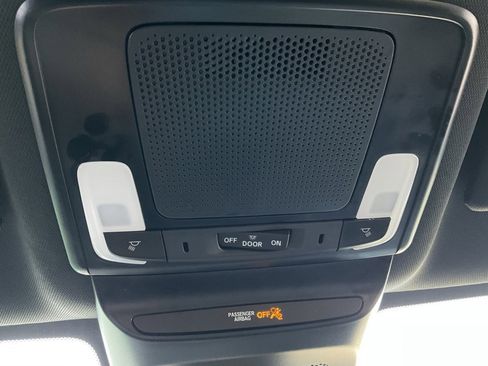 Used 2025 Honda HR-V Sport image 28