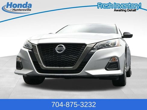Used 2020 Nissan Altima 2.5 SR w/ Premium Package FWD image 21