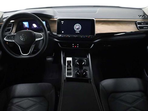 Used 2024 Volkswagen Atlas SE image 23