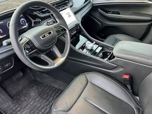 Used 2024 Jeep Grand Cherokee Overland w/ Trailer Tow Package image 10