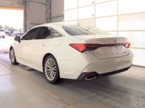 Used 2019 Toyota Avalon Limited w/ Advanced Safety Package FWD image 4