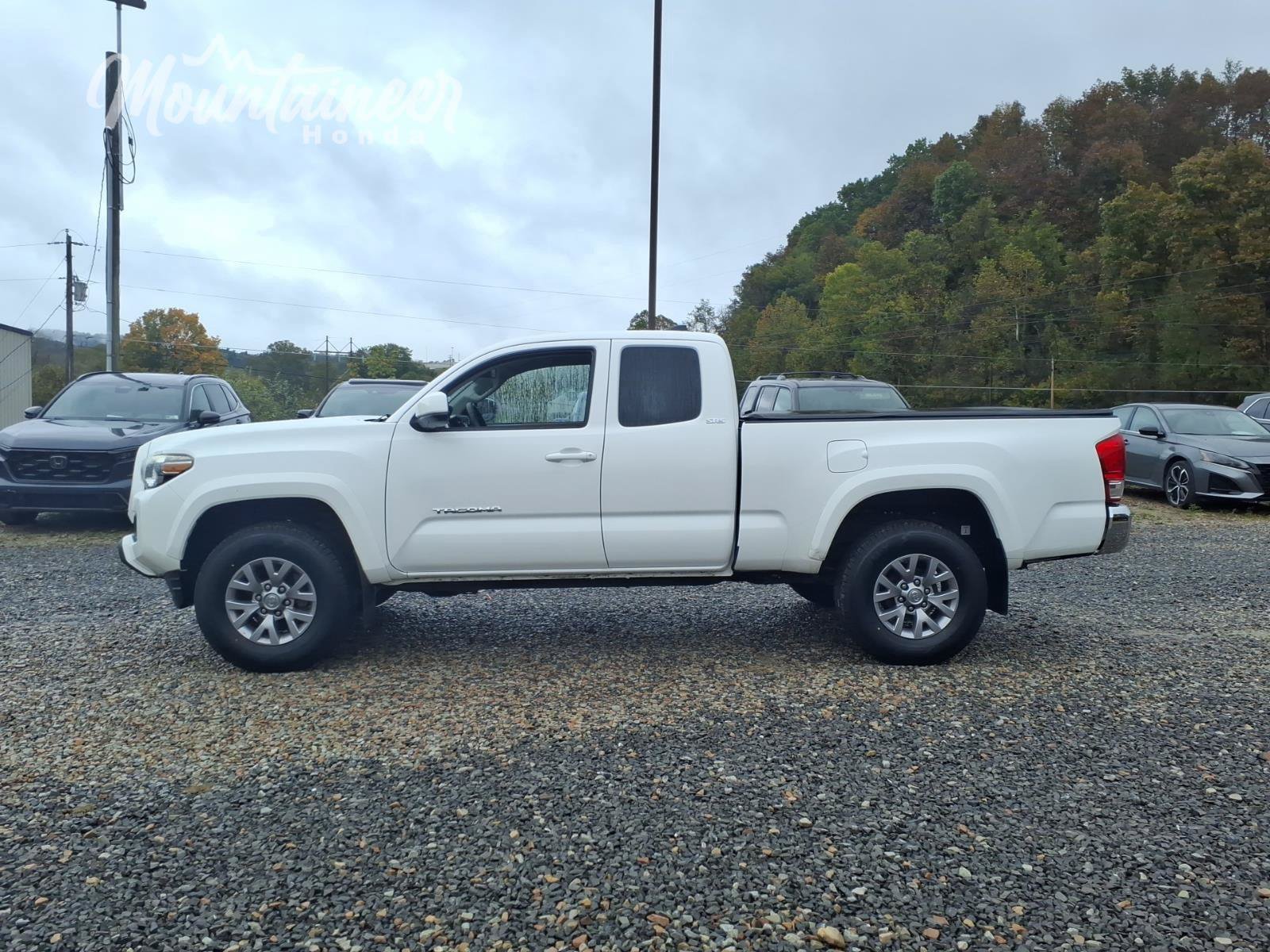 Used 2016 Toyota Tacoma SR5 RWD image 8