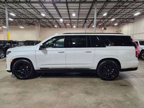 Used 2022 Cadillac Escalade ESV Sport Platinum w/ LPO, ONYX Package image 7