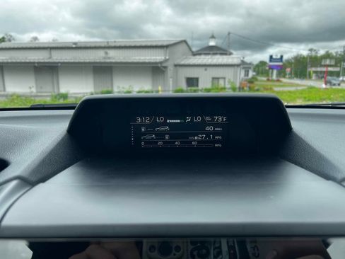 Used 2022 Subaru Forester Limited image 31