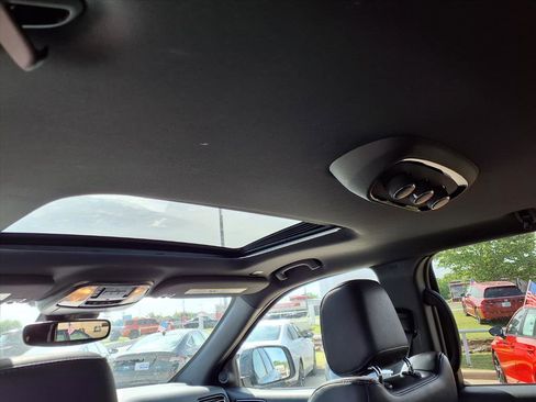 Used 2025 Dodge Durango GT AWD/4WD image 17