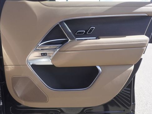 New 2026 Land Rover Range Rover SE image 21