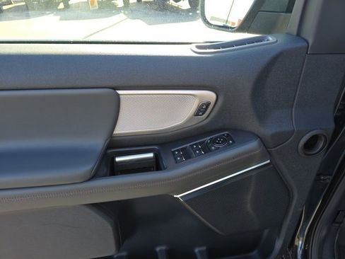 New 2025 Ford Expedition Active image 12