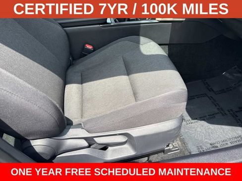 Used 2025 Toyota Camry LE AWD/4WD image 10