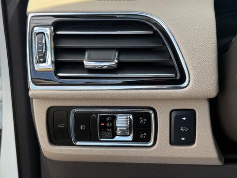 Certified 2023 Lincoln Navigator L Reserve AWD/4WD image 22
