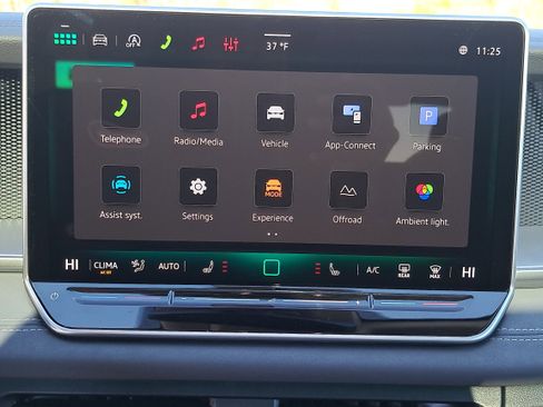 New 2026 Volkswagen Tiguan SE image 22