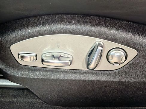 Certified 2026 Porsche Macan S AWD/4WD image 25
