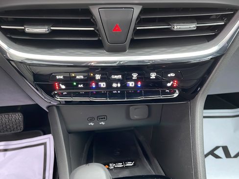 Used 2025 Buick Encore GX Avenir w/ Avenir Technology Package image 23