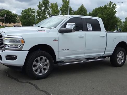 Used 2023 RAM 2500 Laramie AWD/4WD image 4