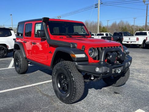 New 2024 Jeep Wrangler Unlimited Rubicon w/ Technology Group image 8