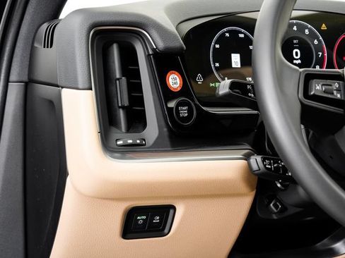 Certified 2026 Porsche Cayenne AWD/4WD image 11