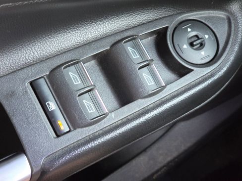 Used 2019 Ford Escape SE FWD image 14