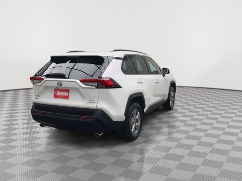 Used 2022 Toyota RAV4 XLE w/ XLE Grade Weather Package AWD/4WD image 36