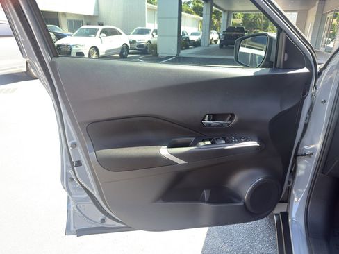 Used 2024 Nissan Kicks SV image 29