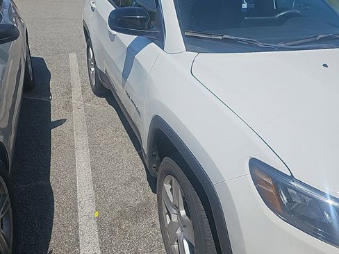 Used 2022 Jeep Compass Latitude w/ Convenience Group image 4