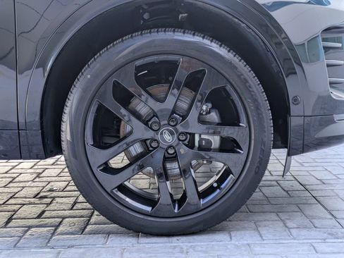 Used 2025 Land Rover Discovery Sport Dynamic SE AWD/4WD image 12