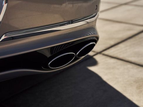 Used 2023 Bentley Continental GT Azure image 14