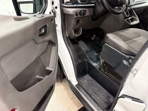 Used 2021 Ford Transit 350 XLT image 25
