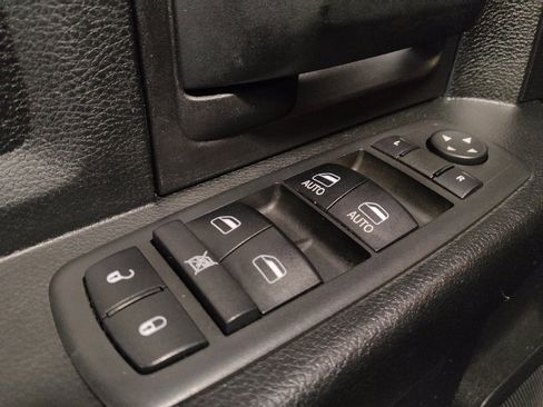 Used 2018 RAM 1500 Express w/ Express Value Package image 27