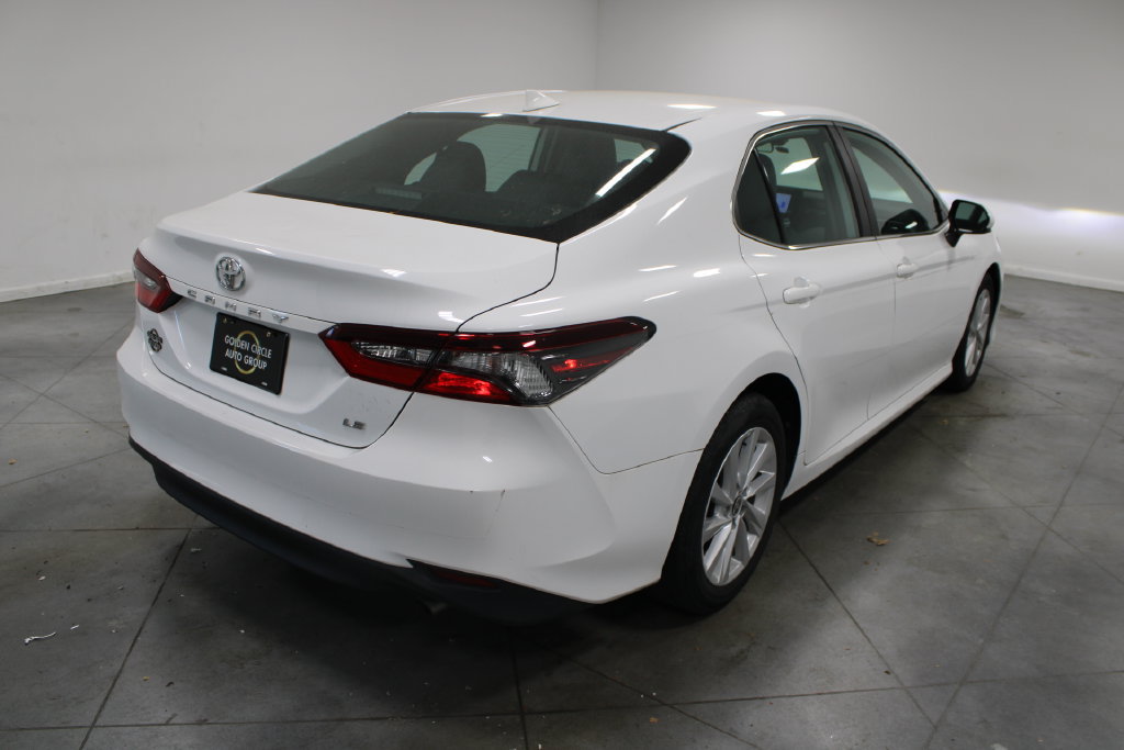 Used 2022 Toyota Camry LE FWD image 9