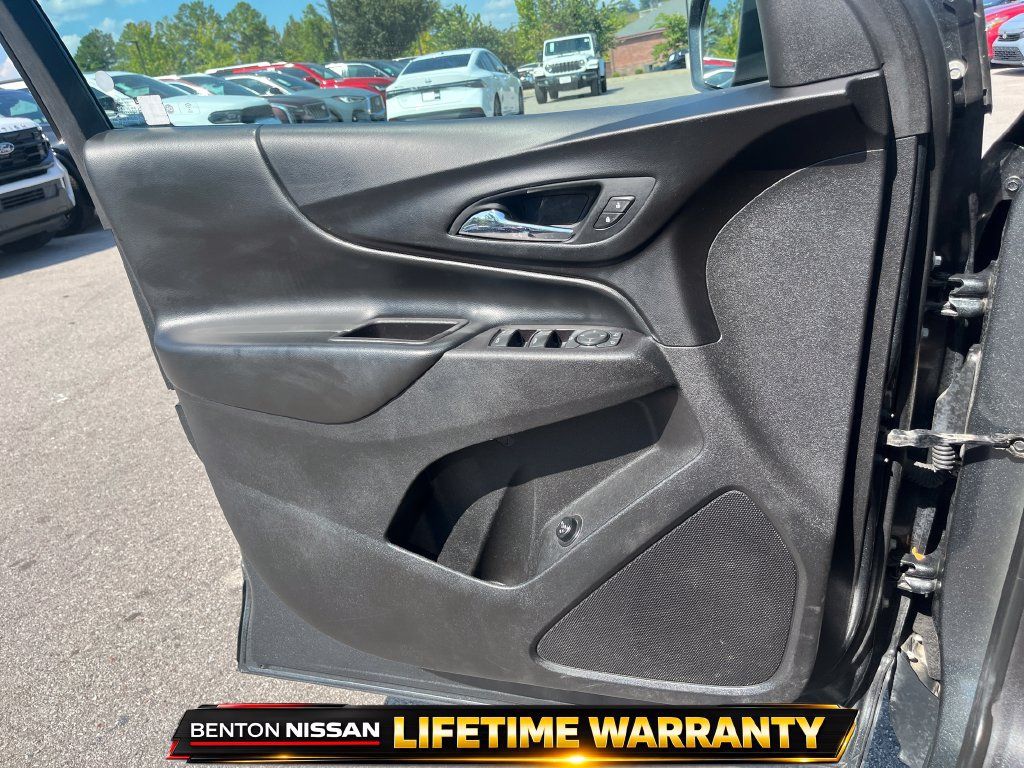 Used 2018 Chevrolet Equinox LT FWD image 5