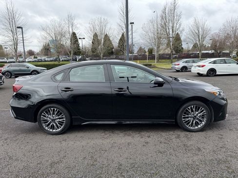 Used 2024 Kia Forte GT-Line w/ GT-Line Premium Package image 9