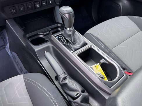 Used 2021 Toyota Tacoma TRD Sport w/ Technology Package image 22