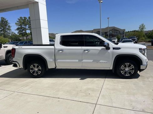 Used 2025 GMC Sierra 1500 SLT AWD/4WD image 5