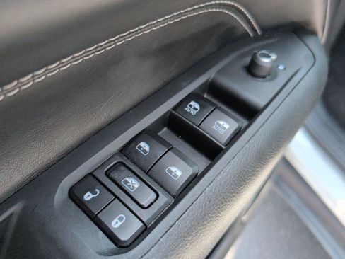 Used 2024 Jeep Compass Latitude w/ Altitude Special Edition AWD/4WD image 15