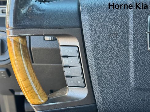 Used 2013 Lincoln Navigator 2WD image 19