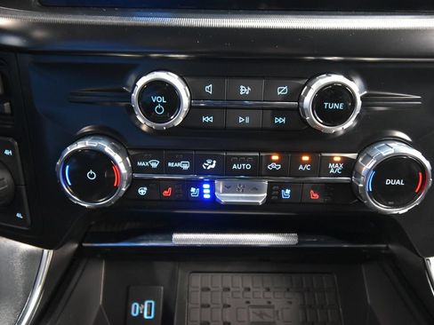 Used 2023 Ford F150 Platinum w/ Equipment Group 701A High AWD/4WD image 17