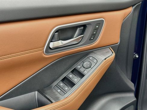 New 2026 Nissan Rogue Platinum AWD/4WD image 9
