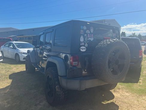 Used 2017 Jeep Wrangler Unlimited Sport w/ Quick Order Package 24S AWD/4WD image 17
