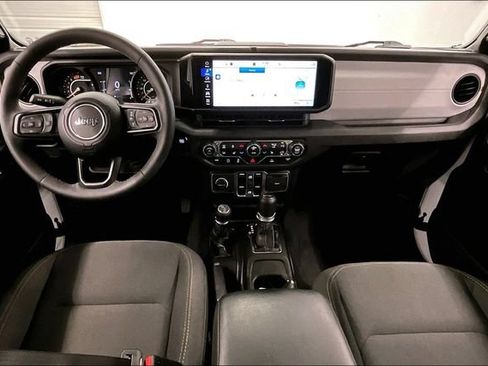 Used 2024 Jeep Wrangler Unlimited Sport AWD/4WD image 17